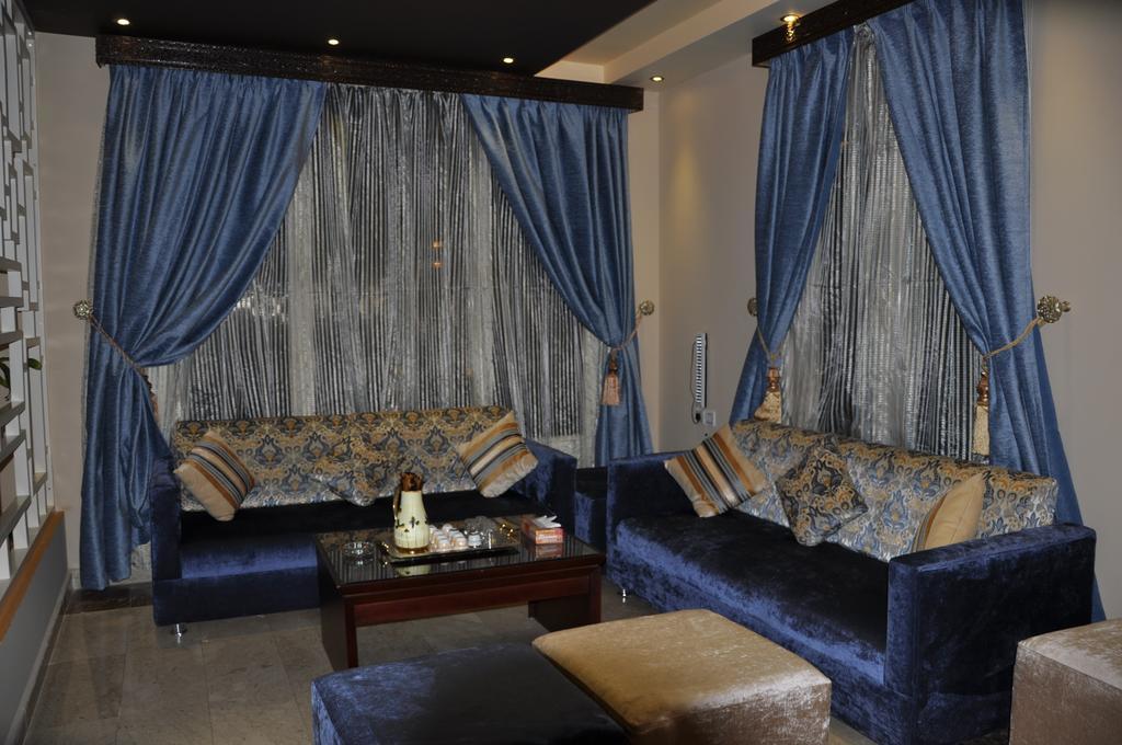 Al Bustan Crown Hotel 2 Арар Екстер'єр фото